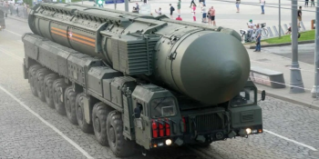 "Ameaças Nucleares em Xeque: Putin Enfrenta Desafios para Proteger Linhas Vermelhas"